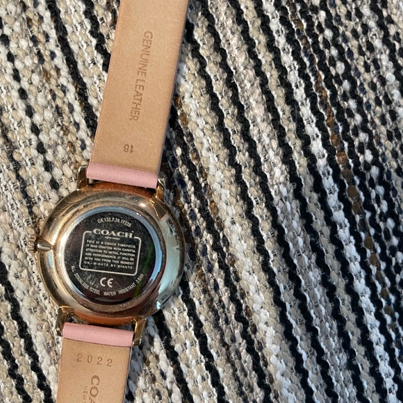 Pink women’s Coach leather band watch with crystal accents 👀 - Picture 3 of 8